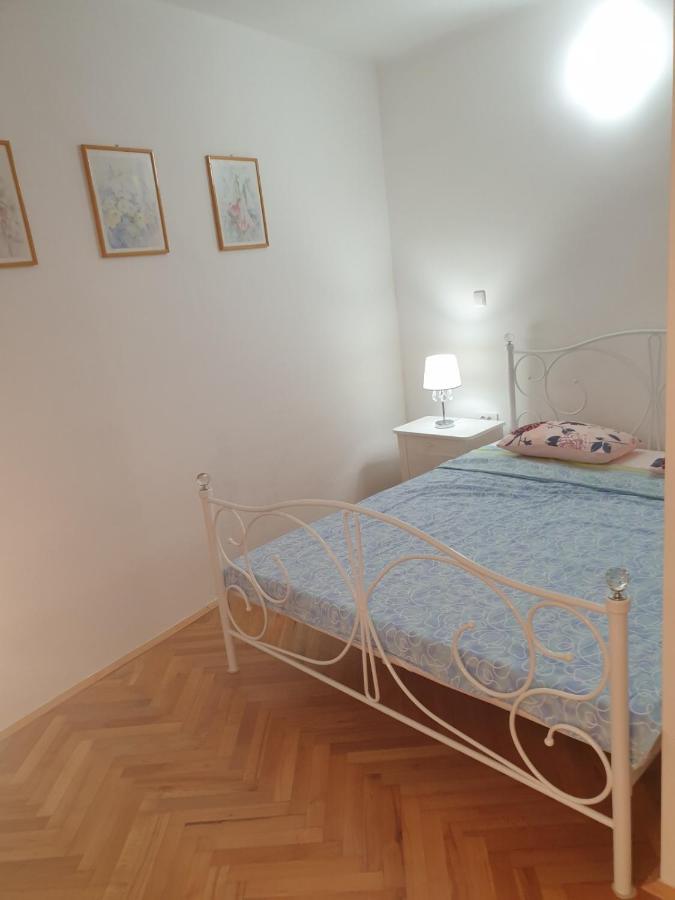Apartman P-E Pula Luaran gambar