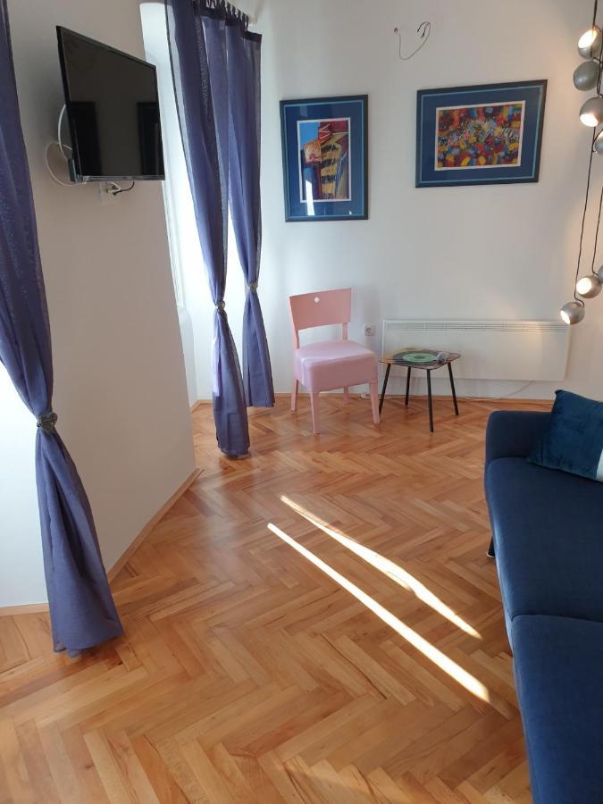 Apartman P-E Pula Luaran gambar