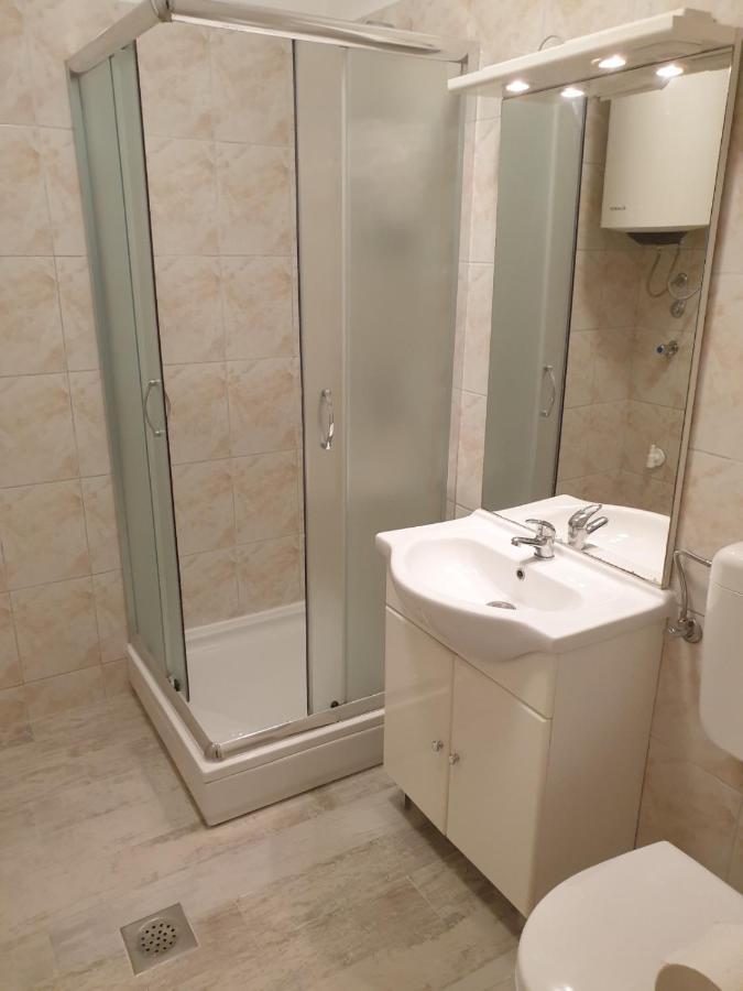 Apartman P-E Pula Luaran gambar