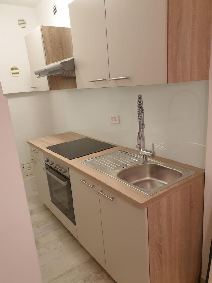 Apartman P-E Pula Luaran gambar