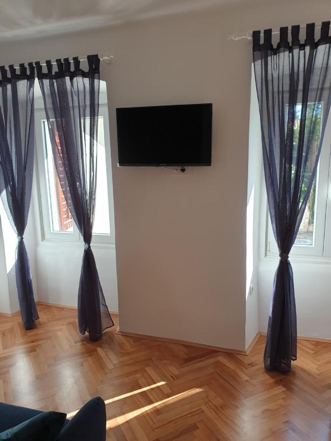 Apartman P-E Pula Luaran gambar