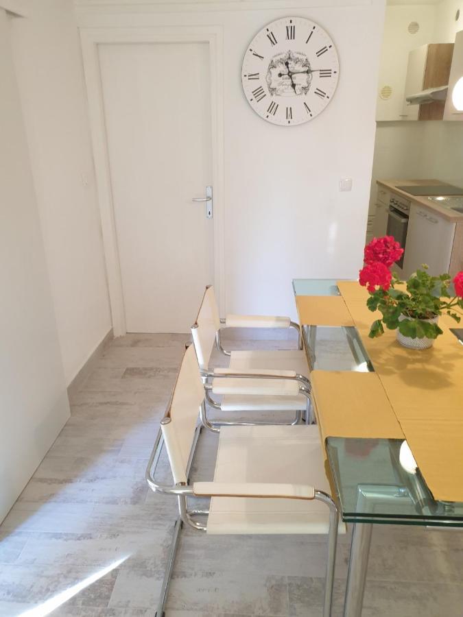 Apartman P-E Pula Luaran gambar